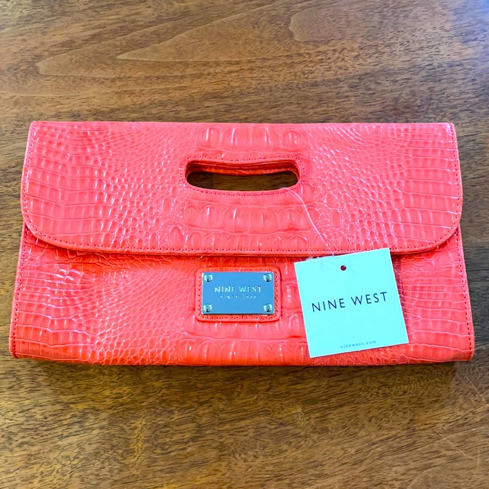 NWT Nine West ‘Clutch me up’ clutch